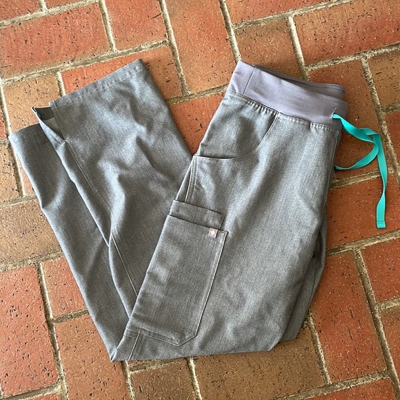 Figs Gray Scrub Pants XS - Picture 3 of 6